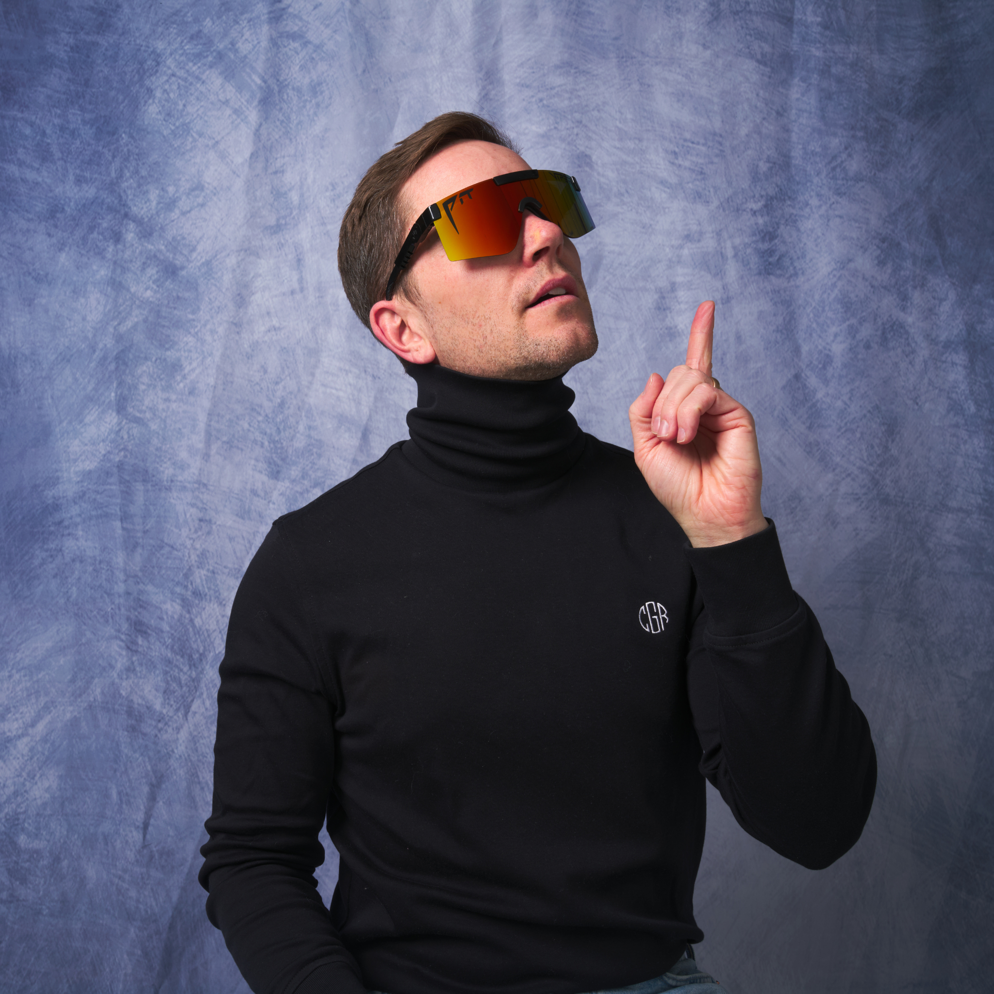 exec-original-2.0-regular-hdpv-polarized-rainbow-lifestyle.png
